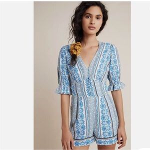 FARM RIO BY ANTHROPOLOGIE SHORT SLEEVE FLORAL STRIPED V-NECK ROMPER Medium